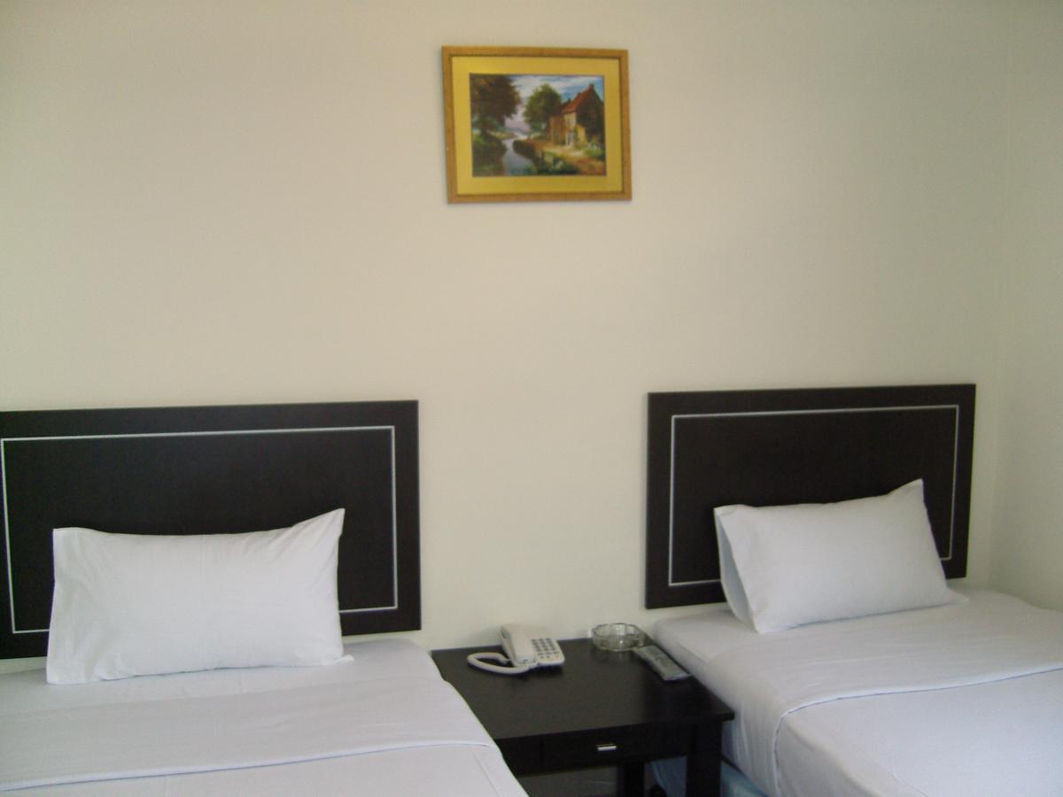 Hotel Orient Johor Bahru Exteriör bild