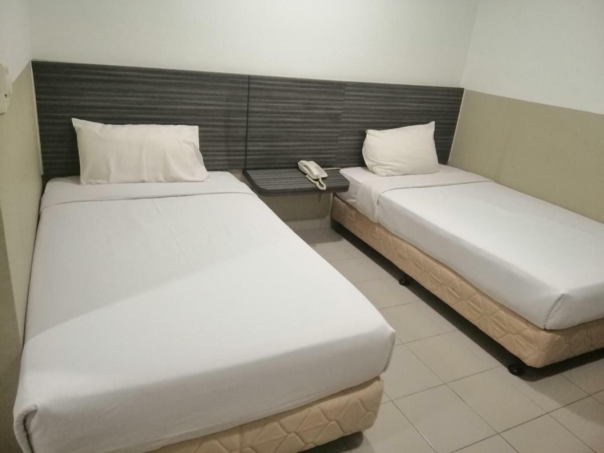 Hotel Orient Johor Bahru Exteriör bild